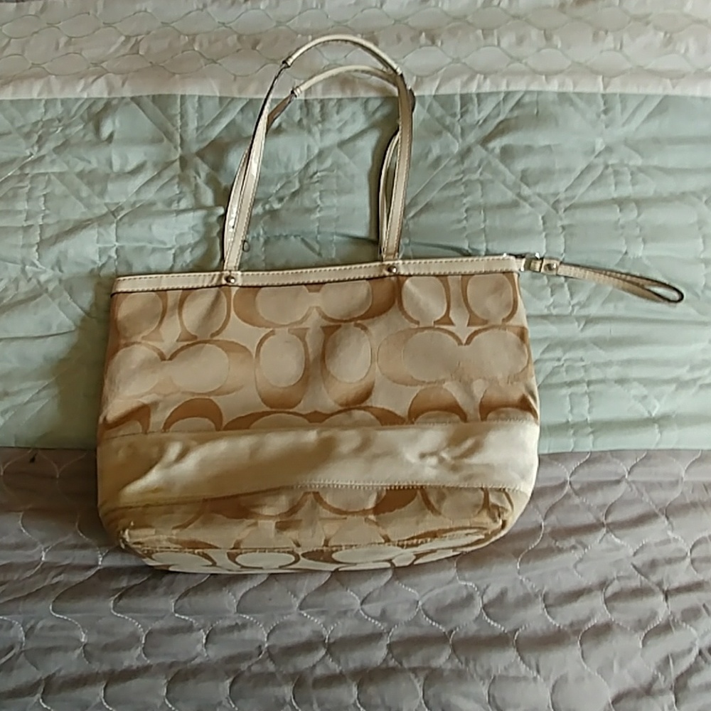 SOLD! Cream coach purse - Picture 2 of 4